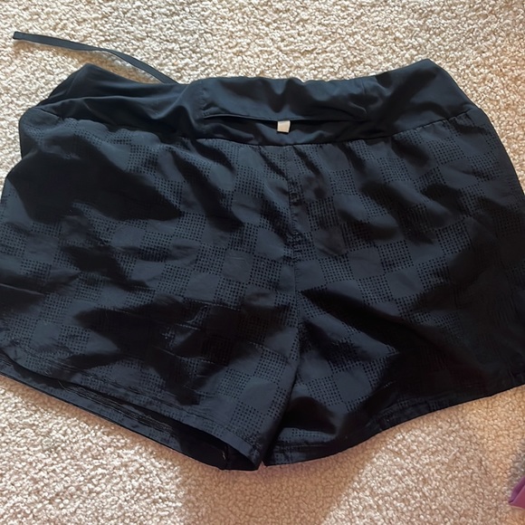 women’s nike shorts - Picture 2 of 2